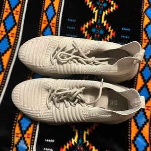 Women’s shoes cushionaire